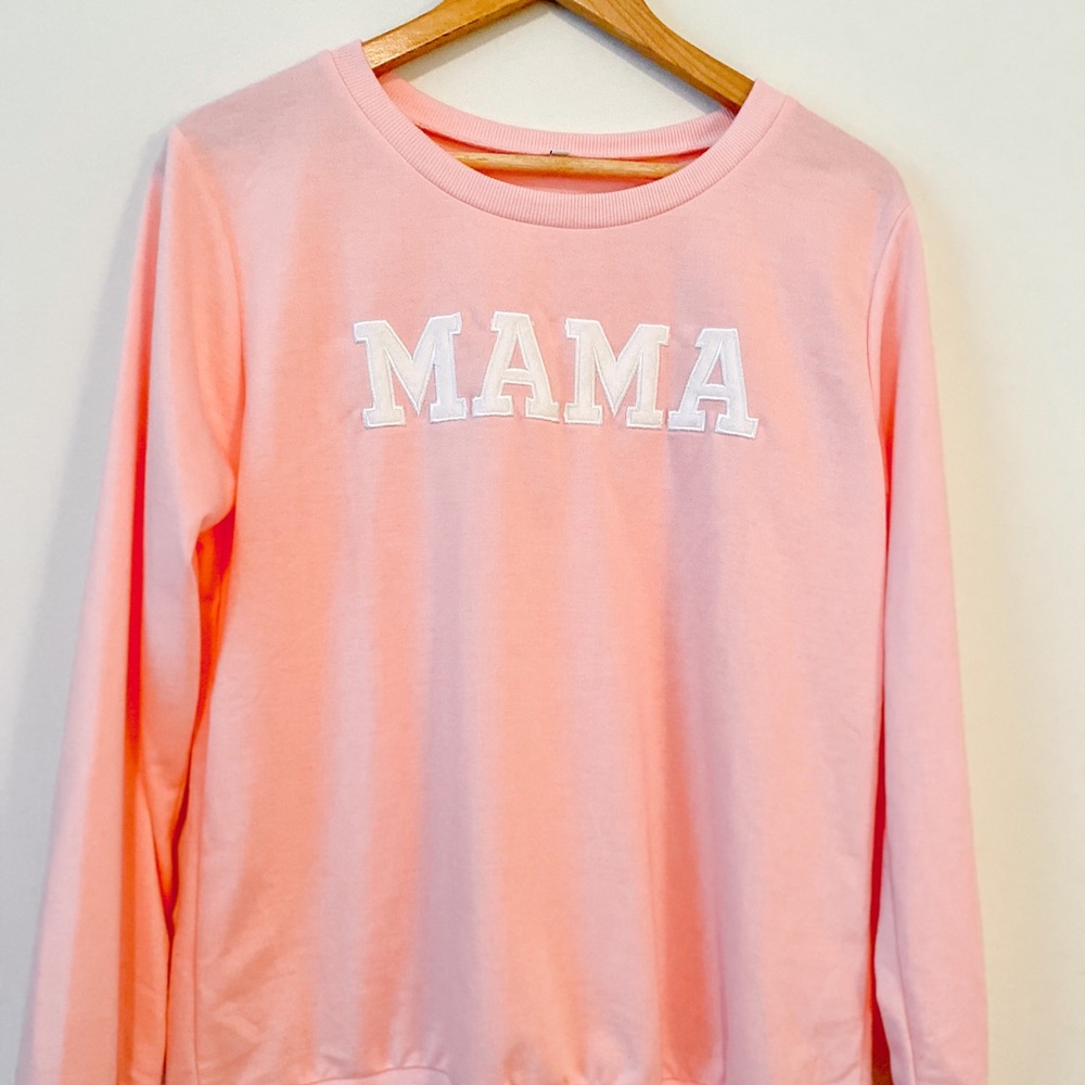 MAMA Crewneck top